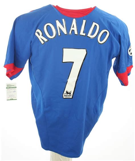 Fantrikots des fc manchester united online bestellen | unterstütze deinen lieblingsverein in deinem blaue manchester united trikot. Nike Manchester United Trikot 7 Cristiano Ronaldo 2004-06 ...