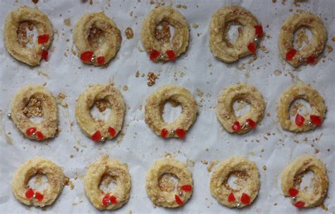 Store in an airtight container at room temperature). Christmas Cookie-palooza: Almond wreath butter cookies ...
