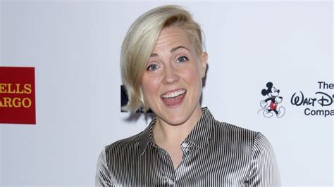 Youtube Star Hannah Hart Lands Food Network Tv Series Variety