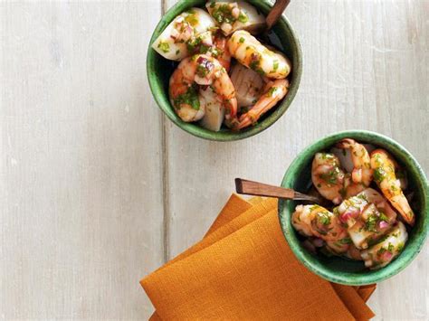 Deniz ürünleri deniz ürünü karides shrimp cocktail atıştırmak atıştırmalık çerez tat çeşni odun ahşap tahta harika leziz nefis. Scallop and Shrimp Cocktail Recipe | Marcela Valladolid | Food Network