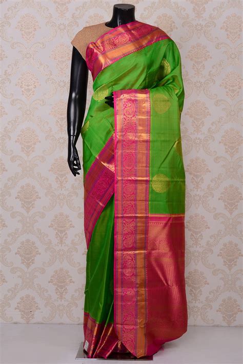 Parrot Green Stunning Kanchipuram Silk Saree With Pink Border Sr18686