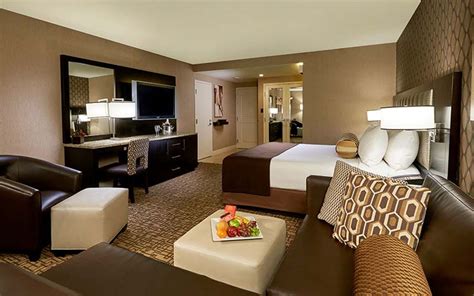 Golden Nugget Rooms And Suites Photos And Info Las Vegas Hotels