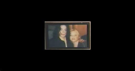 Joanna Thomae Pose Avec Michael Jackson Image Extrait De Lémission