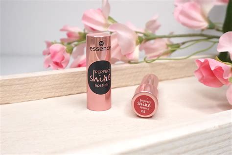 Essence Perfect Shine Lipstick Review Verdraaid Mooi