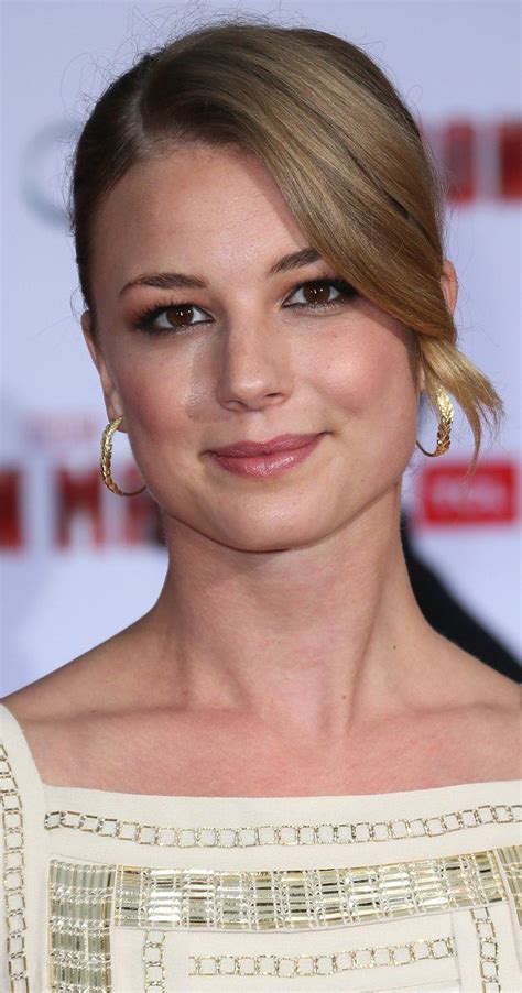 Emily Vancamp Actress Revenge Emily Vancamp Was Born On May 12 1986 In Port Perry Ontario