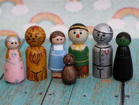 Wizard Of Oz Peg Doll Set 7 Pegs Etsy Peg Dolls Wood Peg Dolls