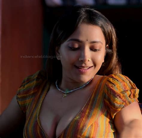 Shweta Basu Prasad Sexy Deep Cleavage India Lockdown Hd Caps