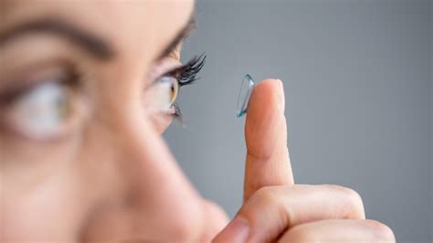 Contact Lenses That Darken When You Step Into The Sunlight Approved For Sale In The US