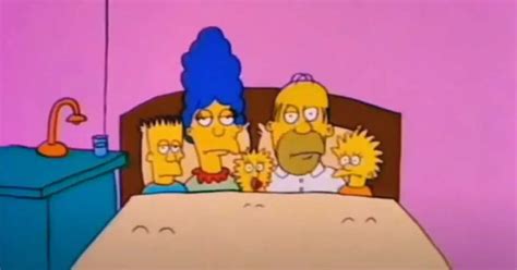 El Primer Episodio De Los Simpson La Joyita De Homero Catalogándose