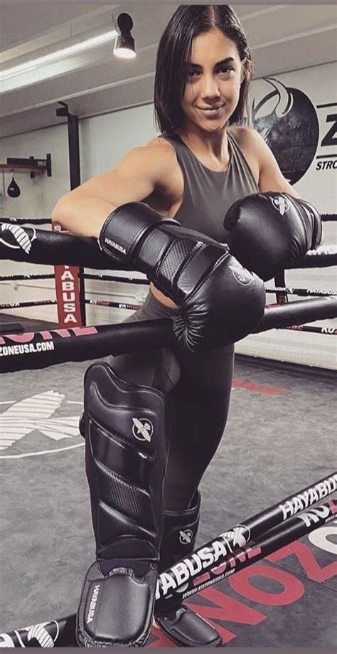 Pin By Creyzy5 On Martial Arts Girl In 2020 Women Boxing