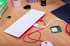 raspberry keyboard teclado clavier pi400 fondation compact explique verge fyi ordenador completo lancia arriva integrato stupisce ancora tastiera gamme puissant