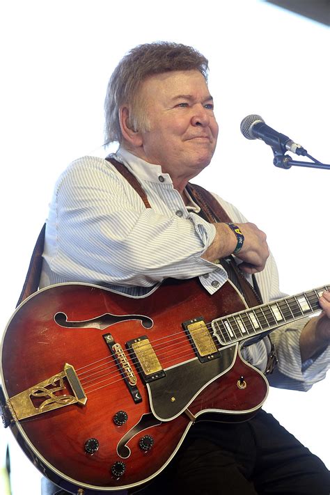 Roy Clark Dies At The Age Of 85