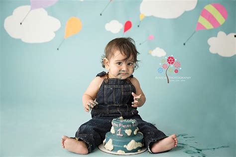 A cake smash photography (or smash cake photography) session usually takes place around your baby's first birthday. Cake Smash Photography: Everything You Wanted to Know but ...
