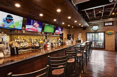 Best Austin Sports Bars Where To Watch And Drink On Game Day Thrillist
