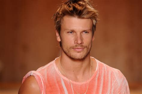 Hilbert is perhaps known for acting mostly in telenovelas in his home country. Ô, lá em casa... Rodrigo Hilbert - 2Beauty - Marina Smith