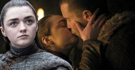 Game Of Thrones Maisie Williams Hace Esta Revelación Sobre La Tórrida