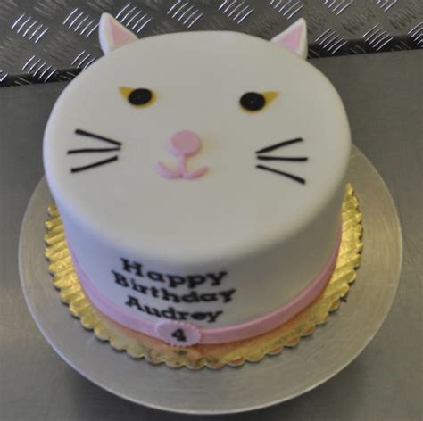 See more ideas about birthday cake for cat, cat birthday party, cat cake. photo
