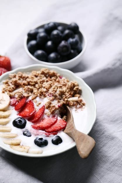 Free Photo Healthy Breakfast With Cereals And Fruits