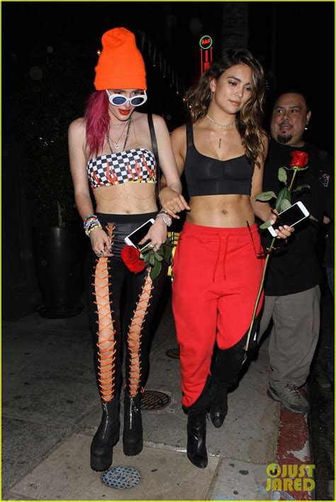 Bella Thorne Shows Off Her Abs During A Night Out Photo 3940298
