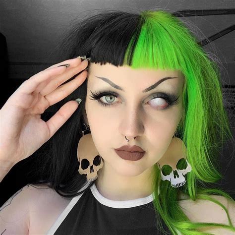 Spooky Babe Horrorhailey In Our Aurora Green Split Pack Lunartides