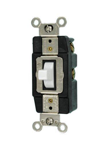 Leviton White Spdt Double Throw Momentary Contact Toggle Switch 15a