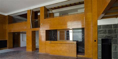 Instead, all its richness must be manifest in the interior. 1914. Adolf Loos in Pilsen