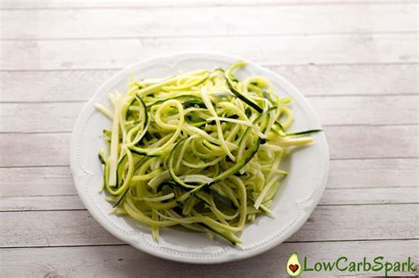 Keto Alfredo Creamy Zucchini Noodles Easy And Low Carb