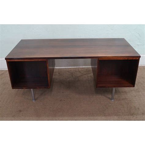 Find great deals on ebay for mid century modern executive desk. Mid Century Modern Rosewood Executive Desk | Chairish