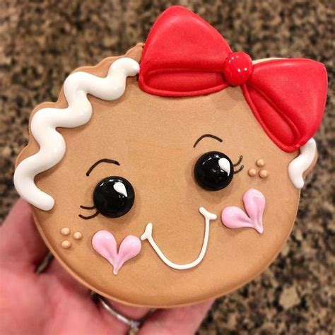 This Gingerbread Girl Cookie Is Still My One Of My Favorite Xmas Cookies Biscoitos Decorados