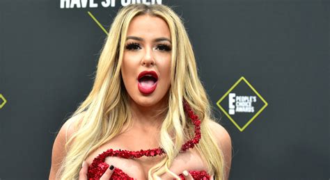 Youtuber Tana Mongeau May Have Committed A Federal Felony By Trading
