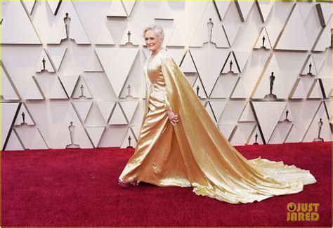 Glenn Close Wears A Gold Cape On Oscars 2019 Red Carpet Photo 4245287