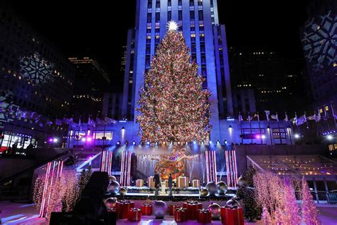 Take That 2020 The Rockefeller Tree Gets Its Christmas Glow Up