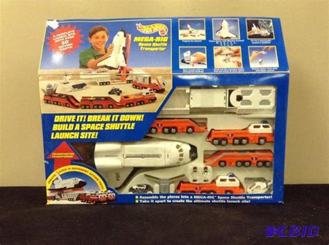 Hot Wheels Mega Rig Space Shuttle Transporter Forest Lake Toy