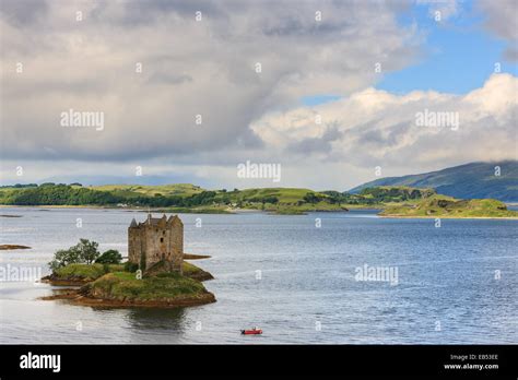 Tidal Islet Hi Res Stock Photography And Images Alamy