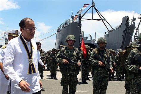 Pnoy Assures Soldiers Afp Modernization Still A Priority