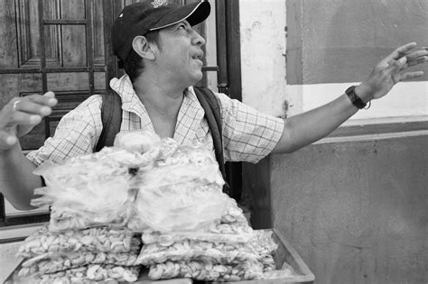 Photo of the Day: CASHEWS ARE SOLD EVERYWHERE IN THE THIRD WORLD