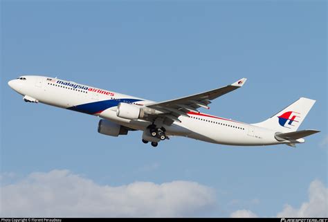 9m Mti Malaysia Airlines Airbus A330 323 Photo By Florent Peraudeau