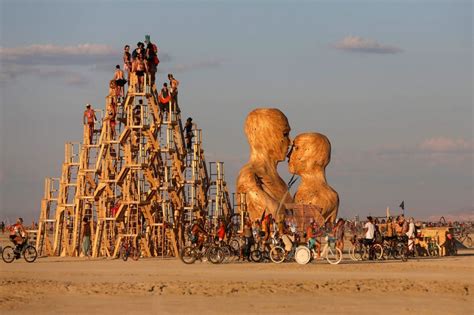Photos Burning Man Festival Draws Tens Of Thousands To Nevada Desert