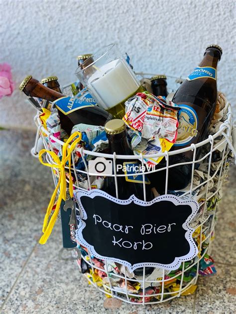 Auch wenn er das geburtsdatum versteckt, freut er sich, wenn sie sich erinnern und gratulieren. Paar Bier Korb 🍻 🧺 in 2020 | Geschenke für männer ...