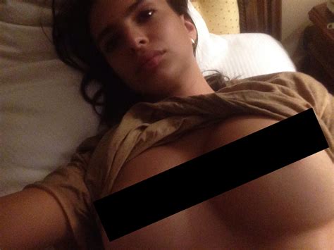 Wow Emily Ratajkowski Topless Naked Pics Uncensored