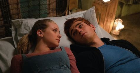 Riverdales Season 4 Episode 18 Photos Of Betty And Archie Are Steamy