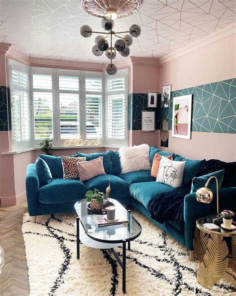 All It Takes To Redecorate Your Living Room Is A Weekend Twuss