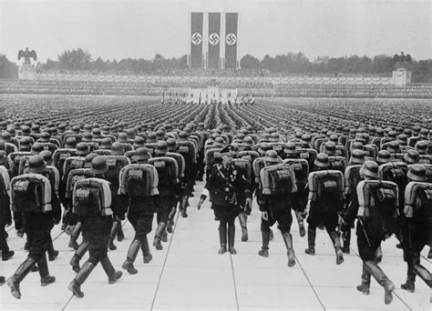 Rise And Fall In The Third Reich Nazi Party Members And Social Advancement