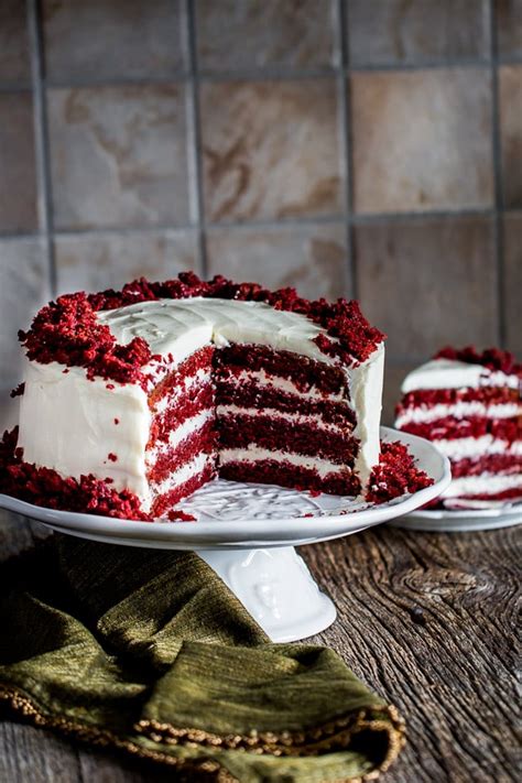 It's usually made with a combination of buttermilk, butter, cocoa, vinegar, and flour. Red Velvet Cake - Jo Cooks