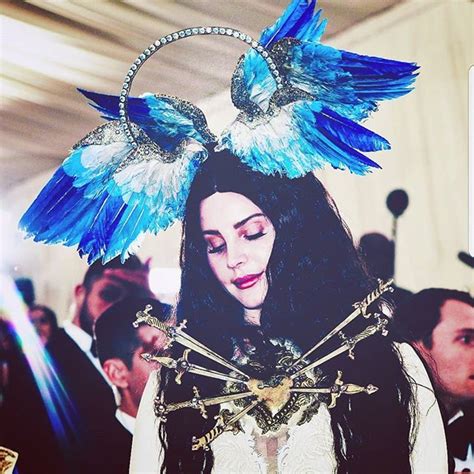Lana Del Rey went to the Met Gala dressed as the Virgin Mary and it's