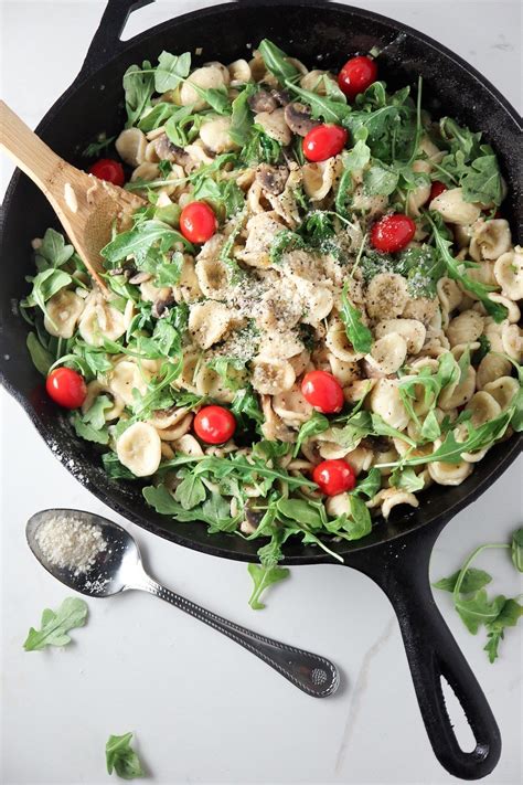 Add 1 tablespoon flour to pan and whisk to combine. Mushroom Leek Orecchiette in White Wine Butter Sauce ...