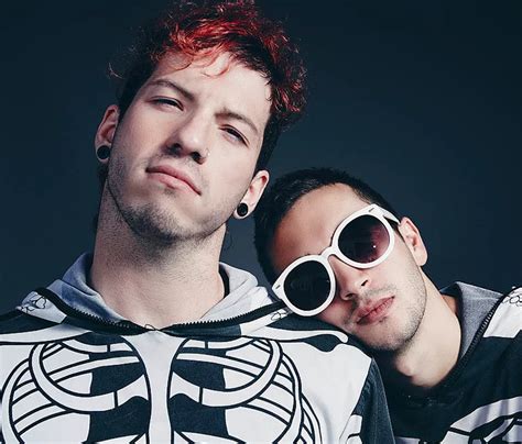 Game log, goals, assists, played minutes, completed passes and shots. Twenty One Pilots Fotos (46 de 399) | Last.fm | Tyler ...
