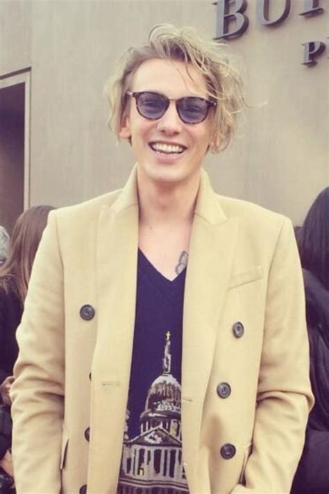 Jamie Campbell Bower Arriving At The Burberry Show 17214 Jamie Campbell Bower Jamie