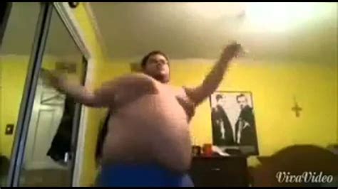 Un Gordo Bailando Gracioso Youtube