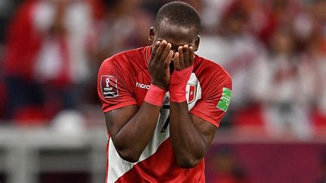 Qatar 2022 Luis Advíncula Se Retira De La Selección Peruana Tras